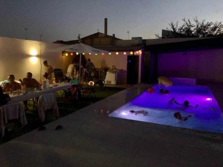 Alojamiento El Pez Casa Con Piscina Climatizada Villafranca de los Caballeros Bagian luar foto