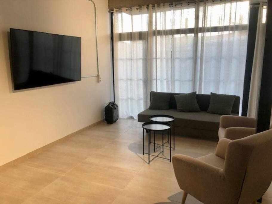 Alojamiento El Pez Casa Con Piscina Climatizada Villafranca de los Caballeros Bagian luar foto