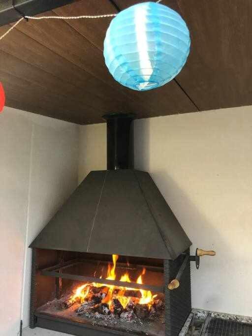 Alojamiento El Pez Casa Con Piscina Climatizada Villafranca de los Caballeros Bagian luar foto