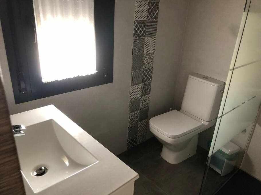 Alojamiento El Pez Casa Con Piscina Climatizada Villafranca de los Caballeros Bagian luar foto