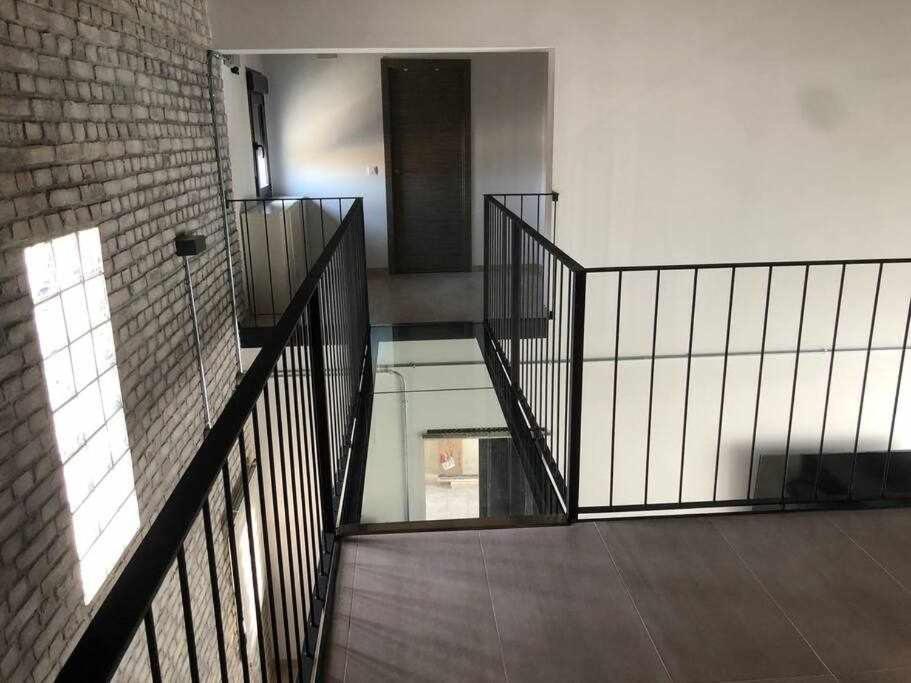 Alojamiento El Pez Casa Con Piscina Climatizada Villafranca de los Caballeros Bagian luar foto