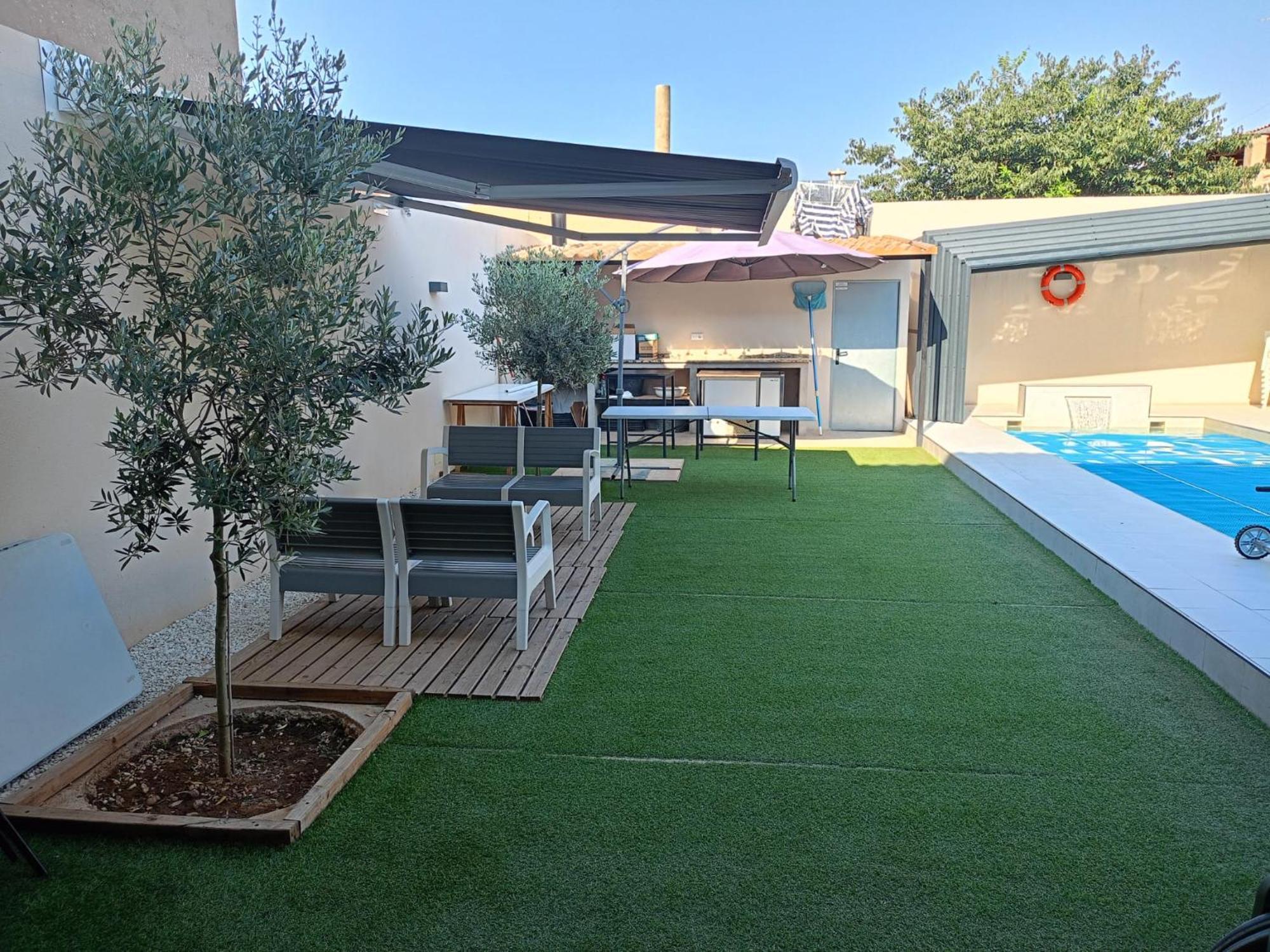 Alojamiento El Pez Casa Con Piscina Climatizada Villafranca de los Caballeros Bagian luar foto